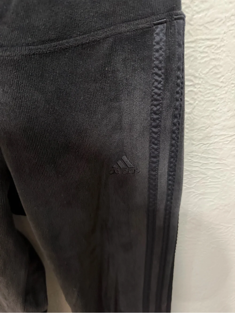 adidas Black Kids Velvet-Look Leggings with Side Stripes and top bundle